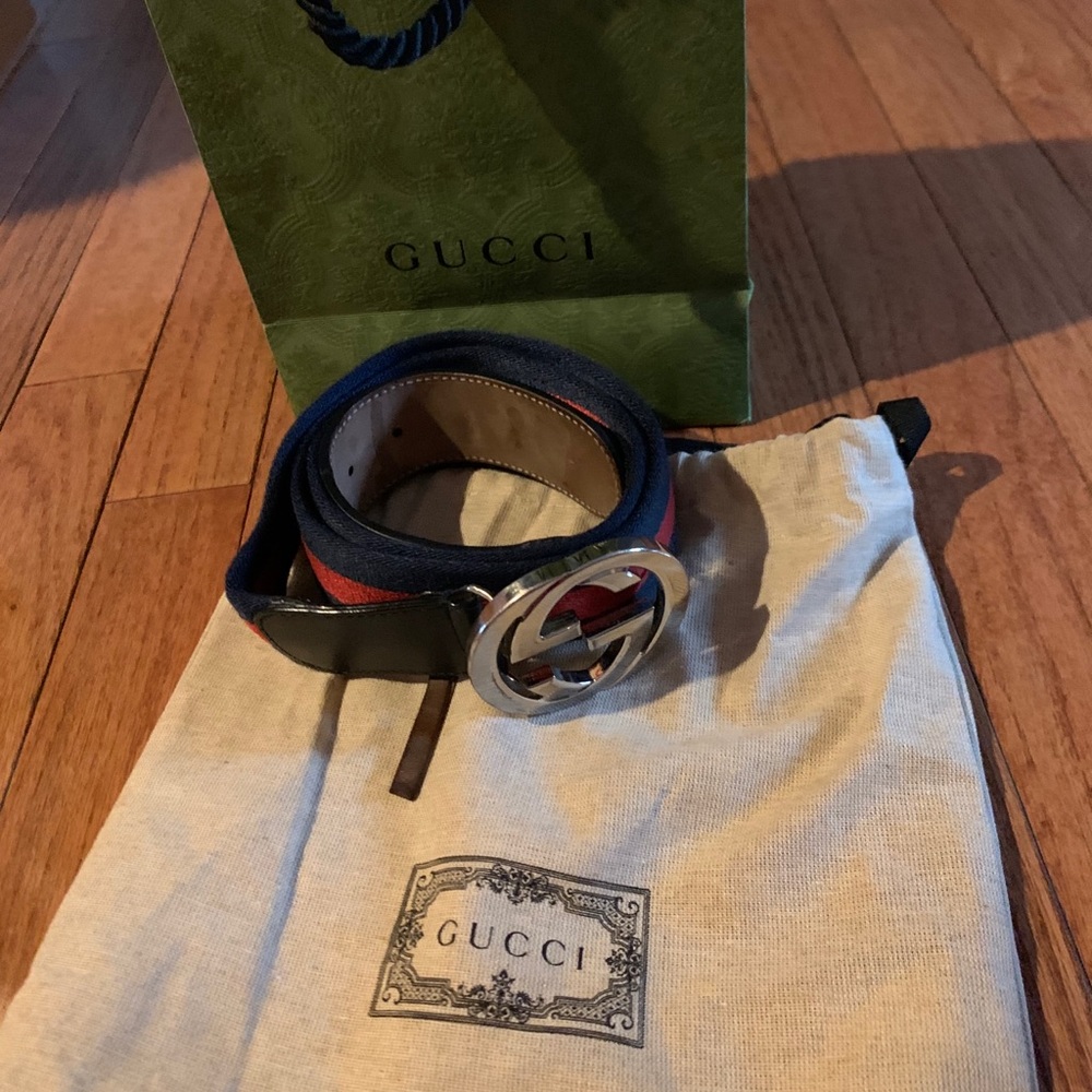 Web belt with G buckle